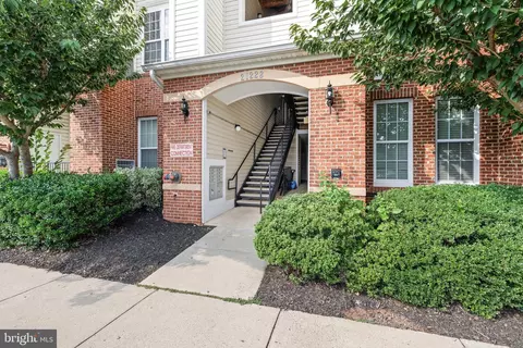 21228 Mcfadden Sq #313, Sterling, VA 20165