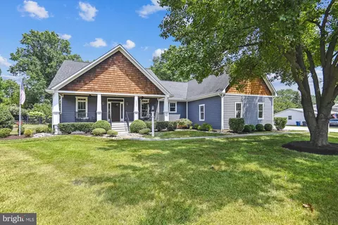 17755 Madison Ave, Hamilton, VA 20158