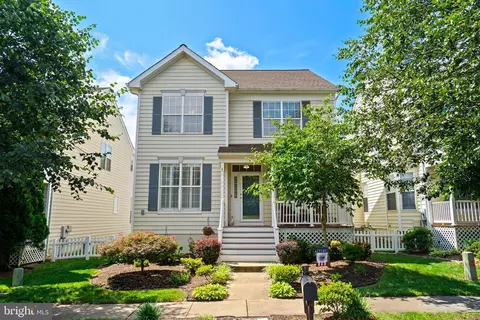 42729 Center St, Chantilly, VA 20152