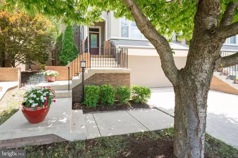 23330 Evening Primrose Sq, Brambleton, VA 20148
