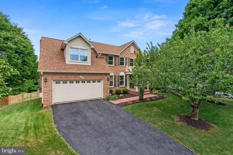 43450 Thistlewood Ct, Ashburn, VA 20147