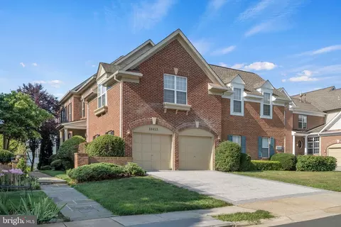 18453 Lanier Island Sq, Leesburg, VA 20176