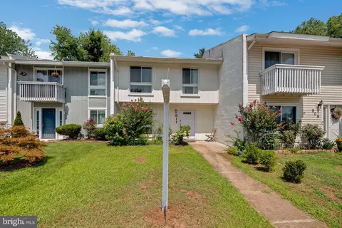 811 Sugarland Run Dr, Sterling, VA 20164