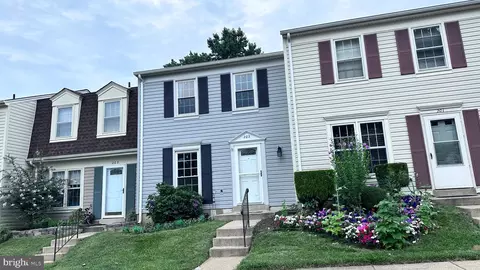 202 Sherwood Ct #13, Sterling, VA 20164