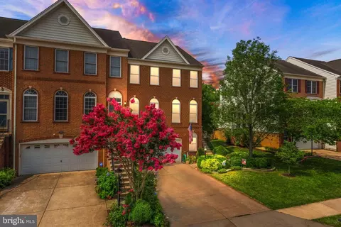 22553 Welborne Manor Sq, Ashburn, VA 20148