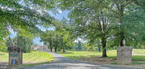 41911 Woodcrest Ln, Leesburg, VA 20176