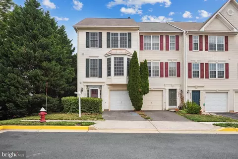 45438 Timber Trail Sq, Sterling, VA 20164