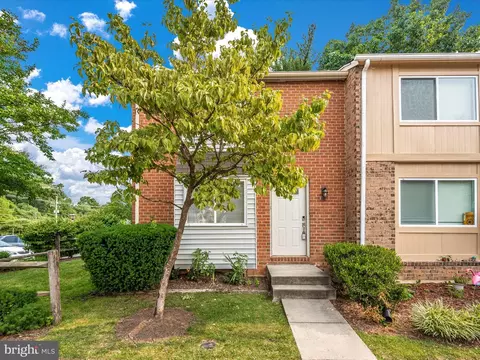 806 Brethour Ct, Sterling, VA 20164