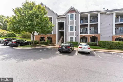 20453 Chesapeake Sq #302, Sterling, VA 20165