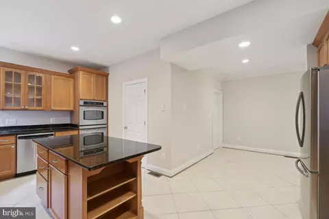 705 W Maple Ave, Sterling, VA 20164 photo 11
