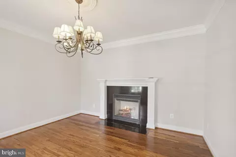 705 W Maple Ave, Sterling, VA 20164 photo 12