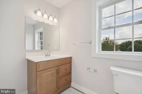705 W Maple Ave, Sterling, VA 20164 photo 33