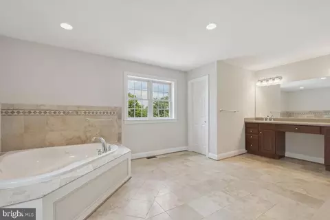 705 W Maple Ave, Sterling, VA 20164 photo 28