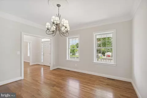705 W Maple Ave, Sterling, VA 20164 photo 8