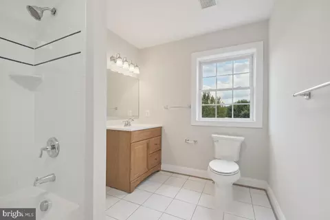 705 W Maple Ave, Sterling, VA 20164 photo 32