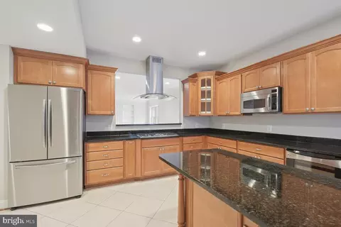 705 W Maple Ave, Sterling, VA 20164 photo 9