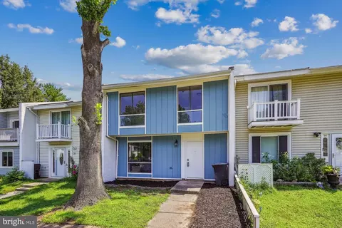 36 Simeon Ln, Sterling, VA 20164