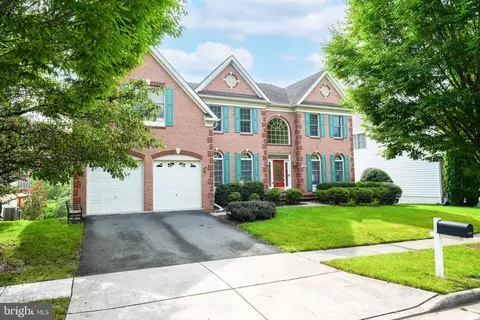43224 Valiant Dr, Chantilly, VA 20152