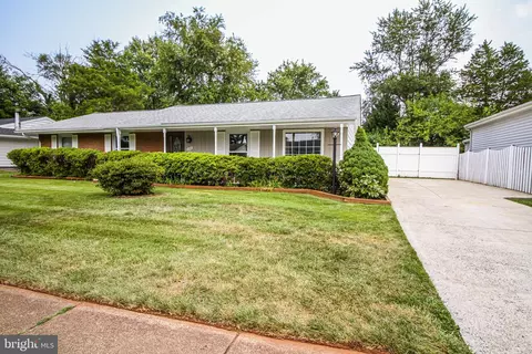 1100 N Argonne Ave, Sterling, VA 20164