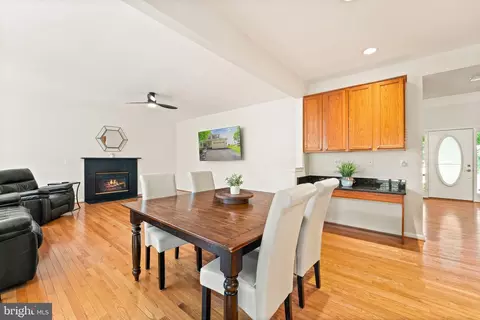 42837 Crossbow Ct, Ashburn, VA 20147 photo 16