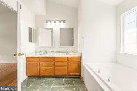 42837 Crossbow Ct, Ashburn, VA 20147 photo 44
