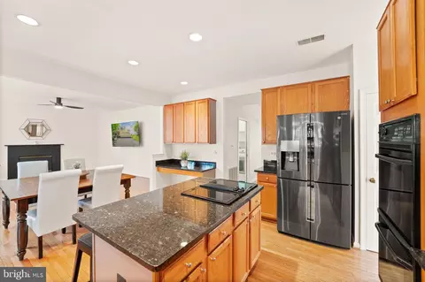 42837 Crossbow Ct, Ashburn, VA 20147 photo 15