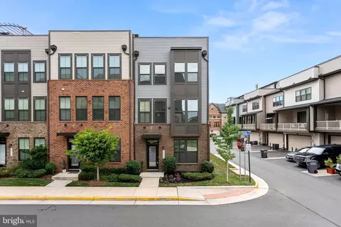 22320 Seabring Ter, Ashburn, VA 20148