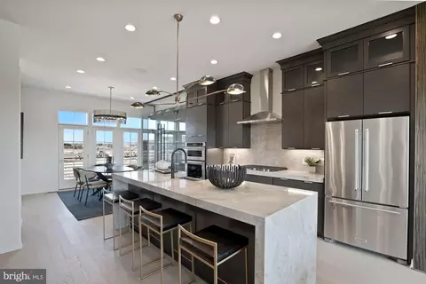 43472 Grandmoore St, Ashburn, VA 20148