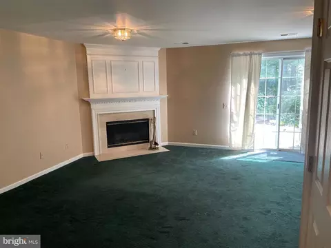 43321 Parlor Sq, Ashburn, VA 20147 photo 9