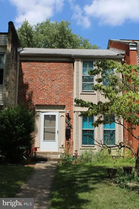 233 Roanoke Dr SE, Leesburg, VA 20175