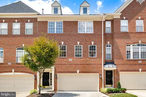 20377 Cottswold Ter, Sterling, VA 20165