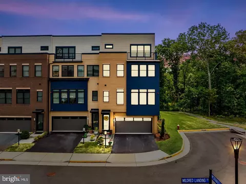 42526 Mildred Landing Sq, Ashburn, VA 20148