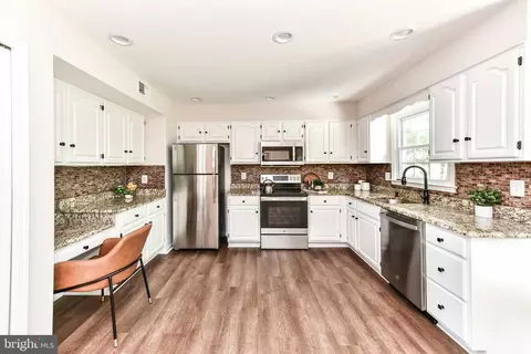 184 Heather Glen Rd, Sterling, VA 20165 photo 14