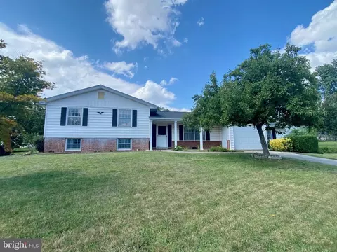 701 N Vernon St, Sterling, VA 20164