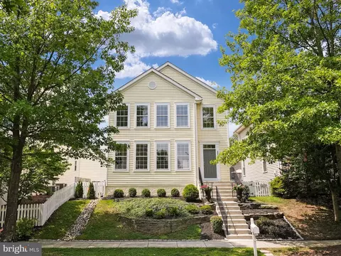 20329 Vermeer St, Ashburn, VA 20147