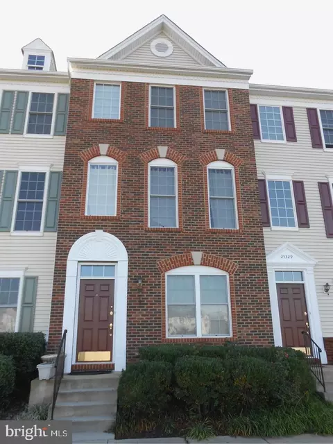25327 Eldridge Ter, Chantilly, VA 20152