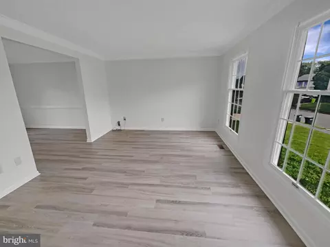 1919 E Beech Rd, Sterling, VA 20164 photo 2