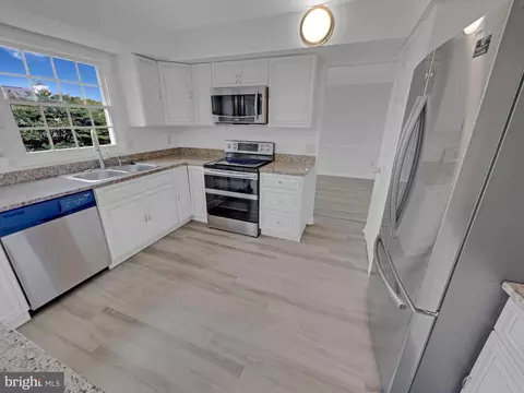 1919 E Beech Rd, Sterling, VA 20164 photo 4