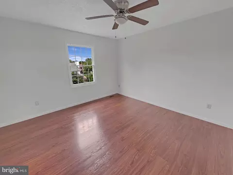 1919 E Beech Rd, Sterling, VA 20164 photo 3