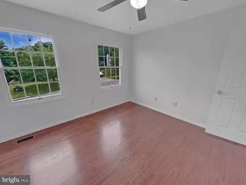1919 E Beech Rd, Sterling, VA 20164 photo 17