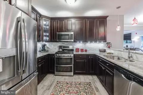 41900 Metamorphic Sq #402, Aldie, VA 20105
