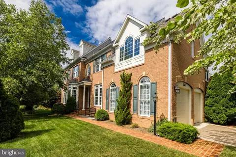 43640 Hartshire Ter, Leesburg, VA 20176