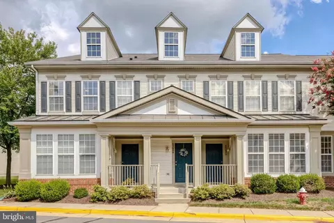 43090 Old Gallivan Ter, Ashburn, VA 20147