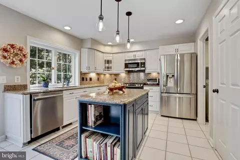 20454 Willowmere Ct, Sterling, VA 20165 photo 14