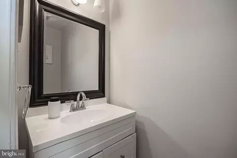 46802 Rabbitrun Ter, Sterling, VA 20164 photo 36
