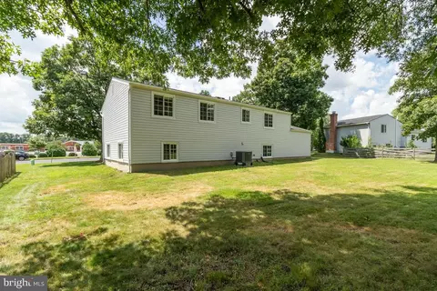 107 Forest Ridge Dr, Sterling, VA 20164 photo 32