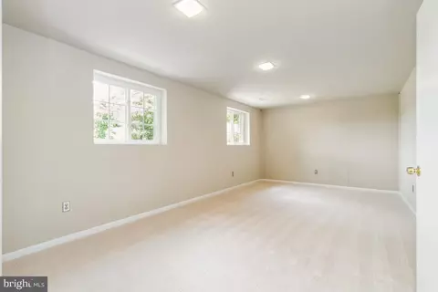 107 Forest Ridge Dr, Sterling, VA 20164 photo 23