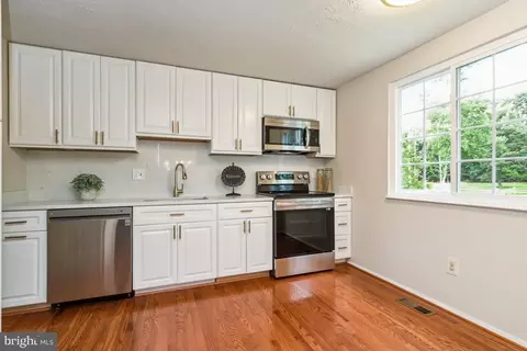 107 Forest Ridge Dr, Sterling, VA 20164 photo 11