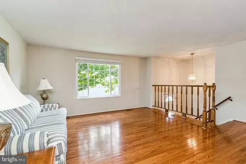 107 Forest Ridge Dr, Sterling, VA 20164 photo 6