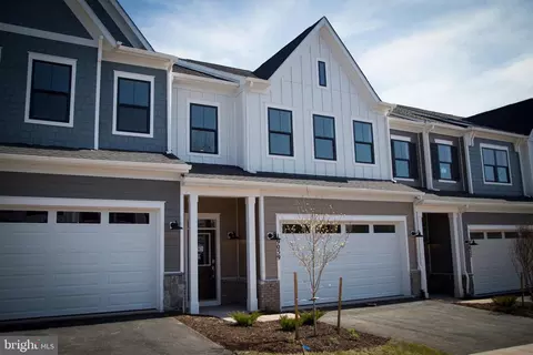 18987 Coral Reef Sq, Lansdowne, VA 20176